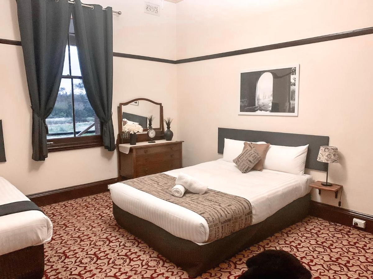 Neath Hotel Kültér fotó