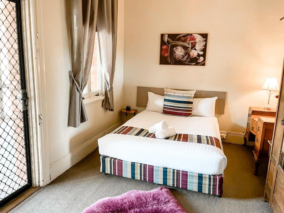Neath Hotel Kültér fotó