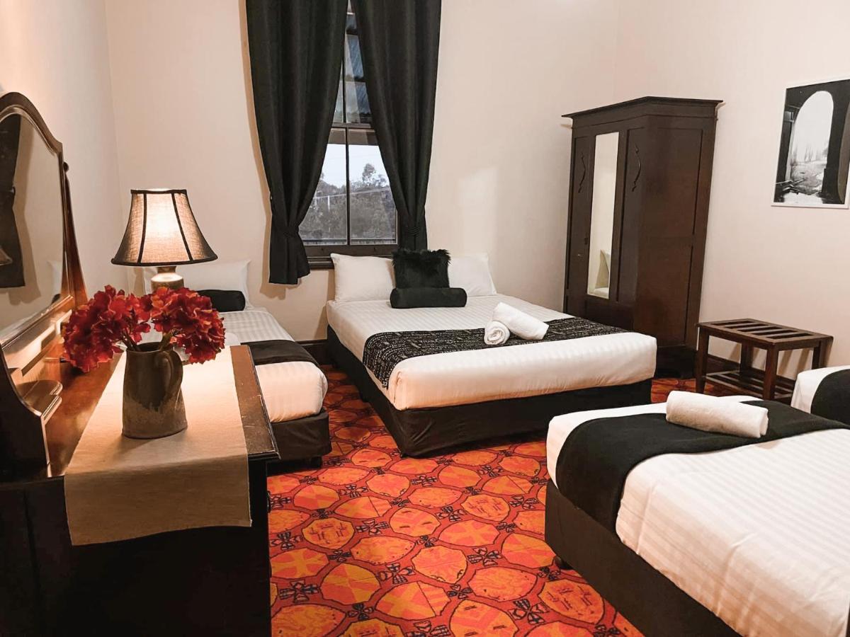 Neath Hotel Kültér fotó