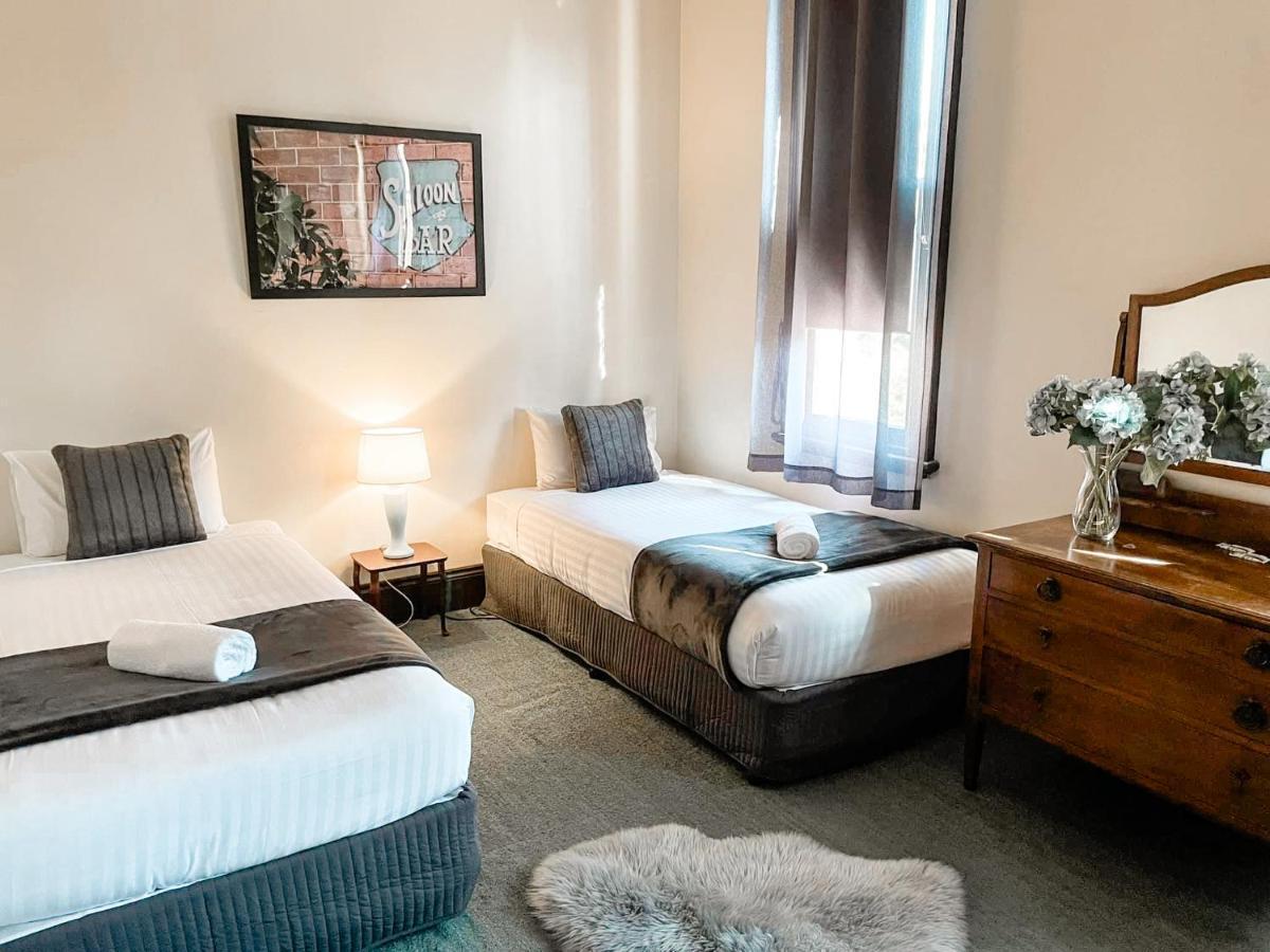 Neath Hotel Kültér fotó